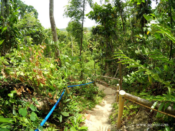 Stairs to Can-umantad Falls