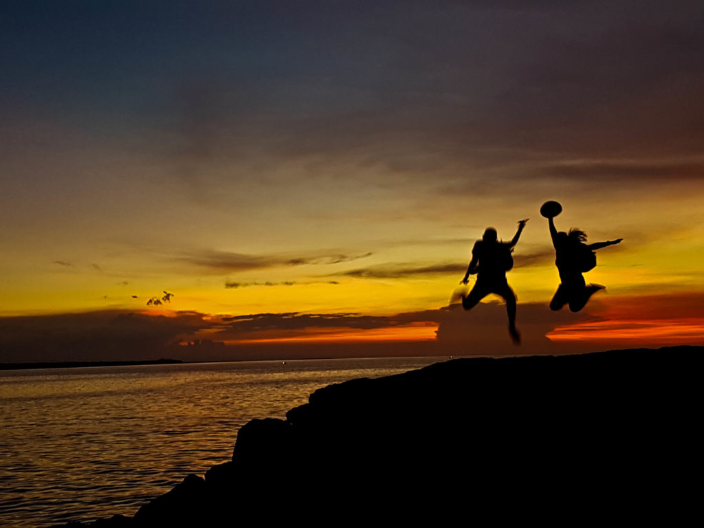 Travel guide Pilar Camotes