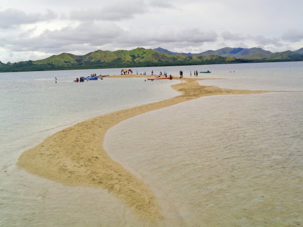 Guide to Lumayag Sandbar in Mabini