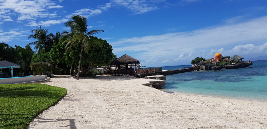 Mangodlong Paradise Resort Beach