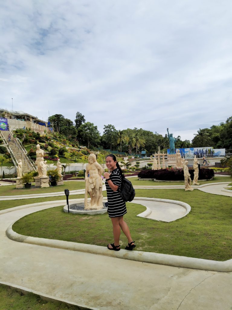 Bohol mirror of the world